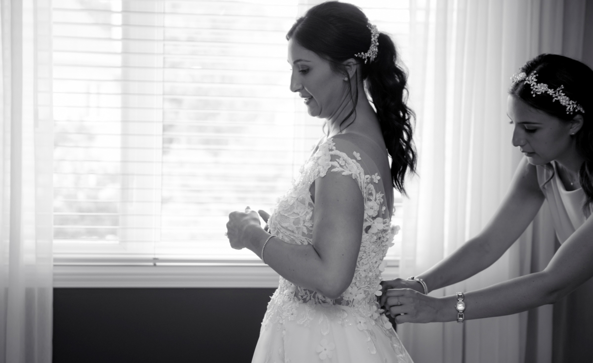 Montreal wedding photographer captures Italian wedding couple at Montreal venue