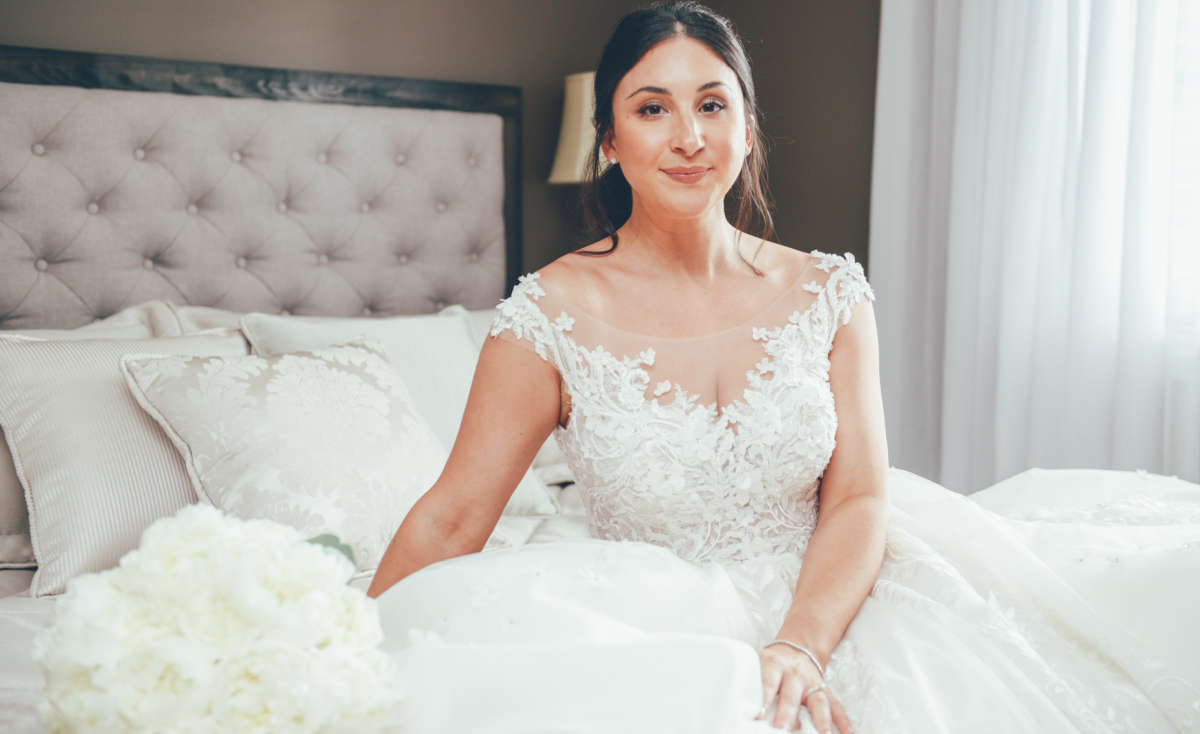 Montreal wedding photographer captures Italian wedding couple at Montreal venue