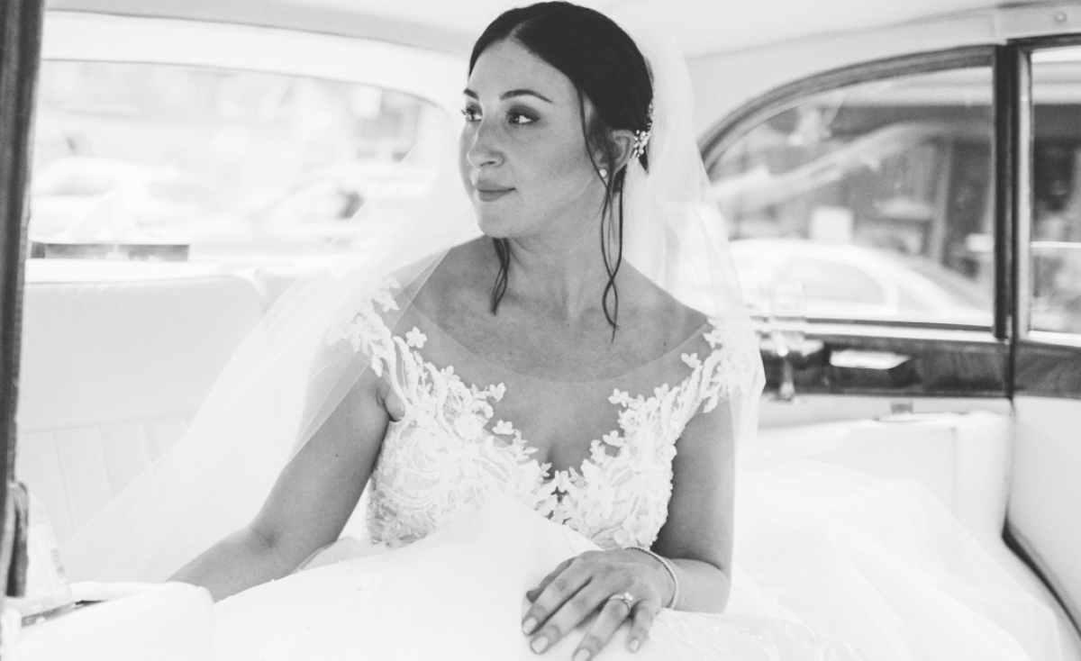 Montreal wedding photographer captures Italian wedding couple at Montreal venue