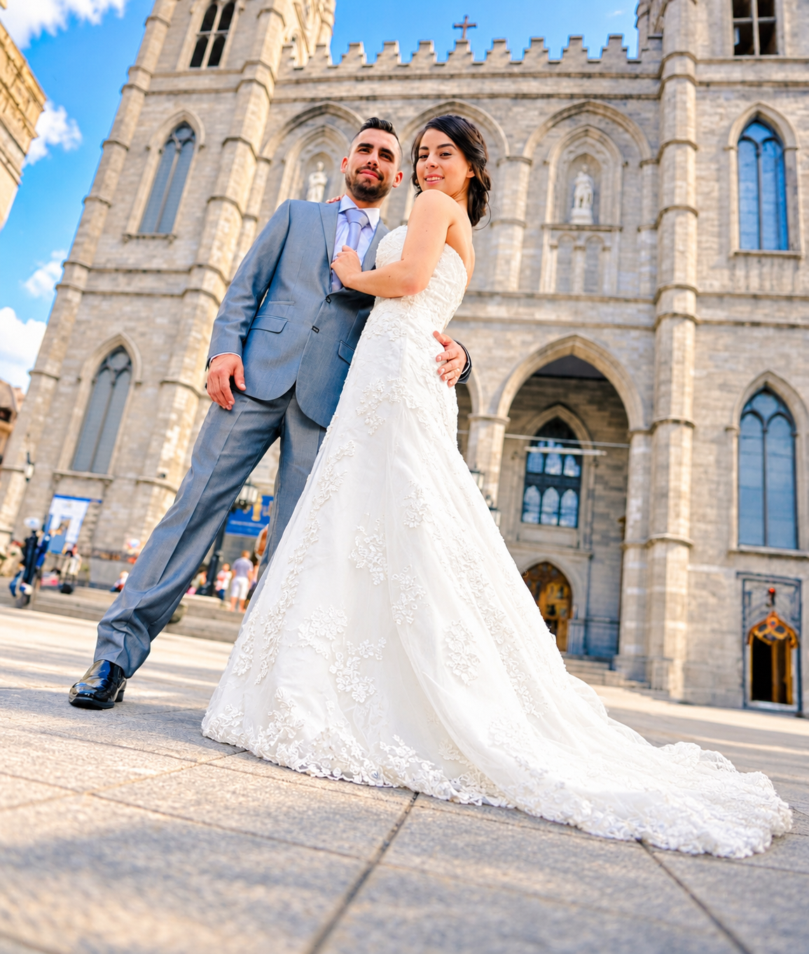 Full-length portrait of Sara and Kevin at Notre-Dame Cathedral